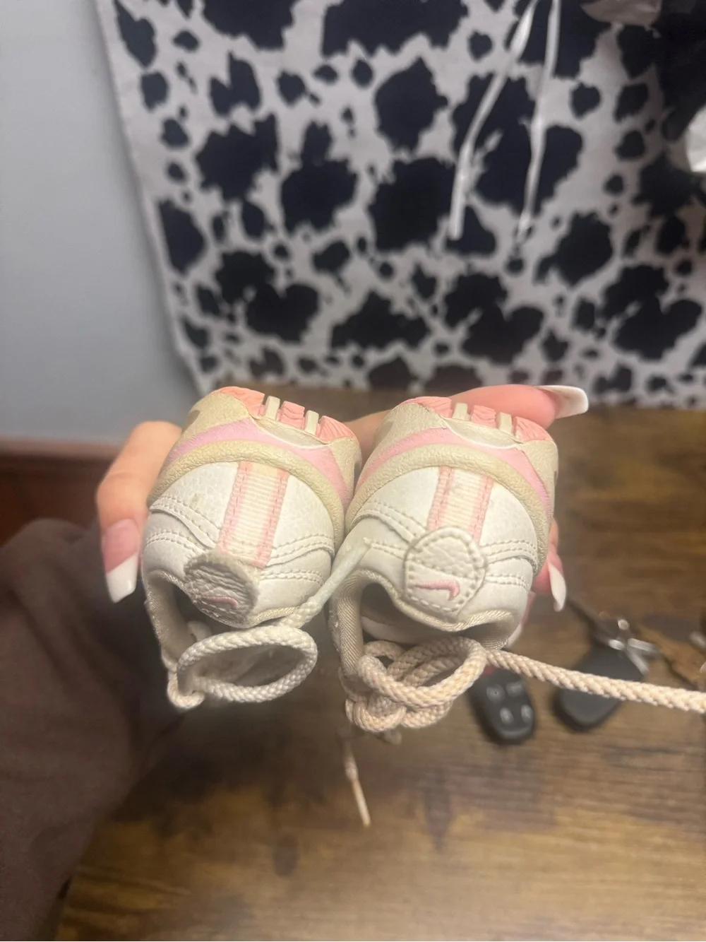 Vintage Y2K girls 3c Nike Kids' Cream and Pink Classic Sneakers